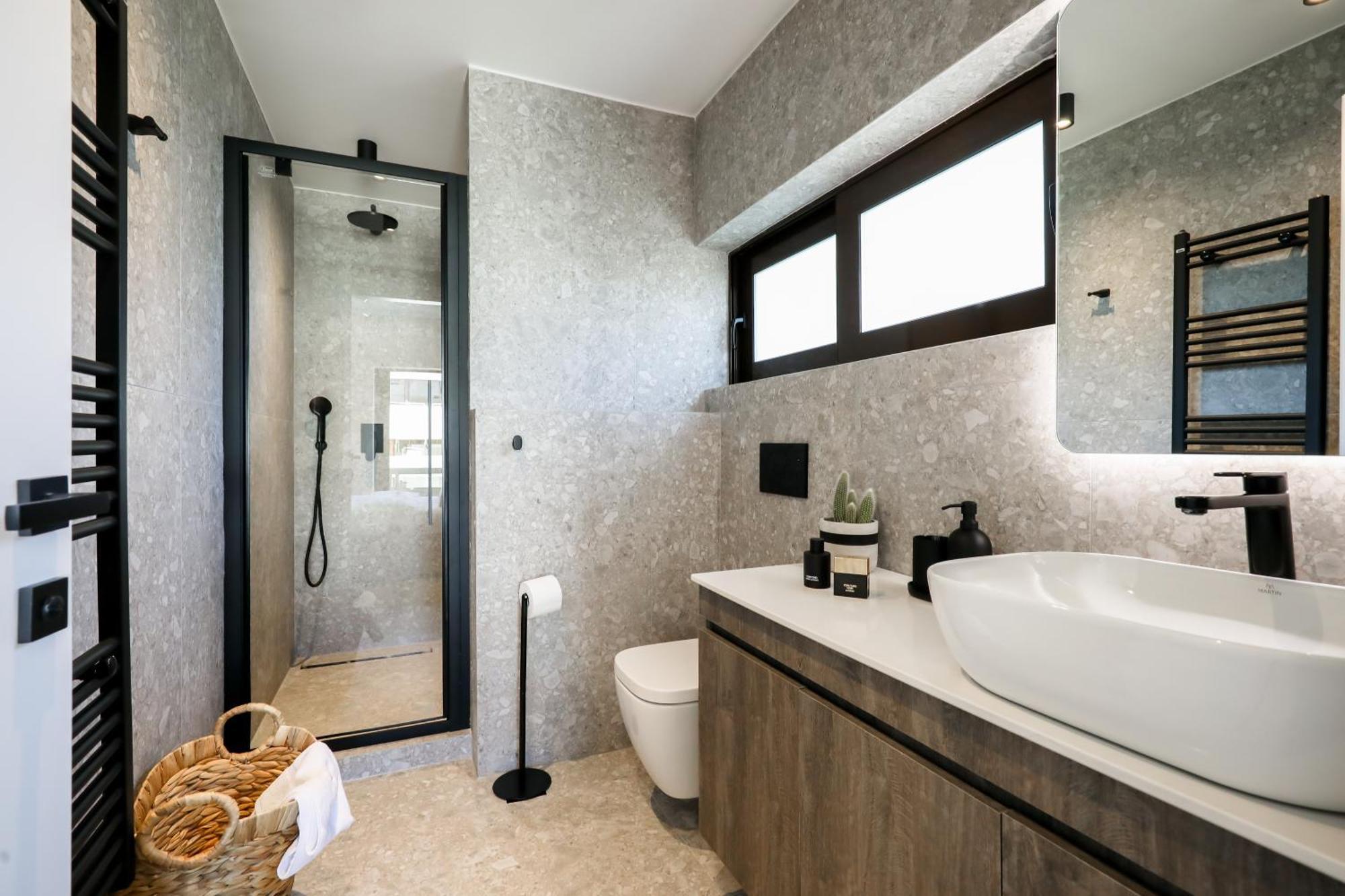 Glyfada Platinum